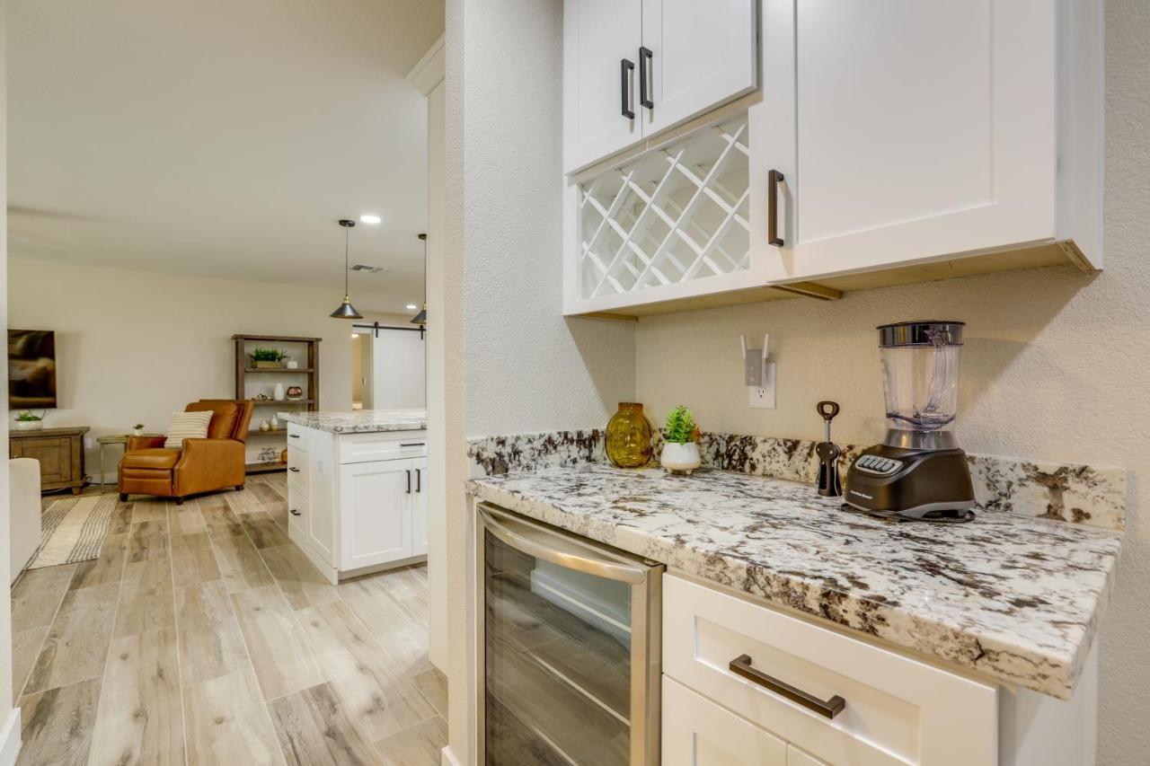 Sun City Retreat With Patio Near Golfing And Hiking! Εξωτερικό φωτογραφία